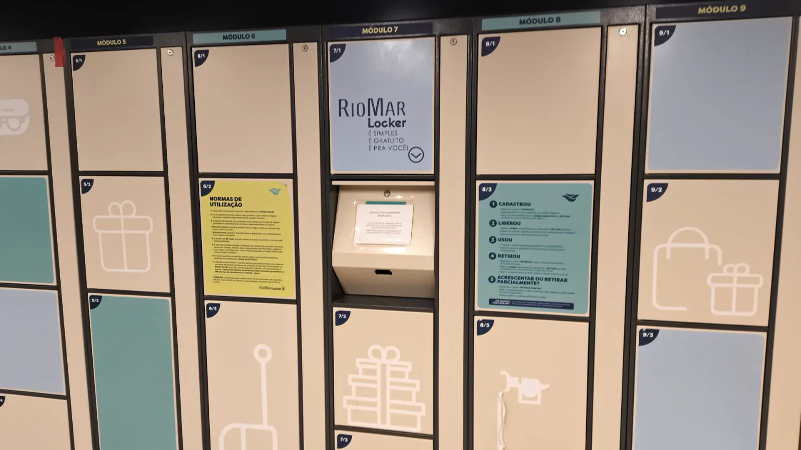 Smart Locker Oppitz instalado no Shopping RioMar com compartimento aberto